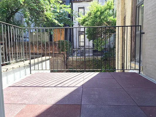 Rented by Joe Gotham LTD | media 8