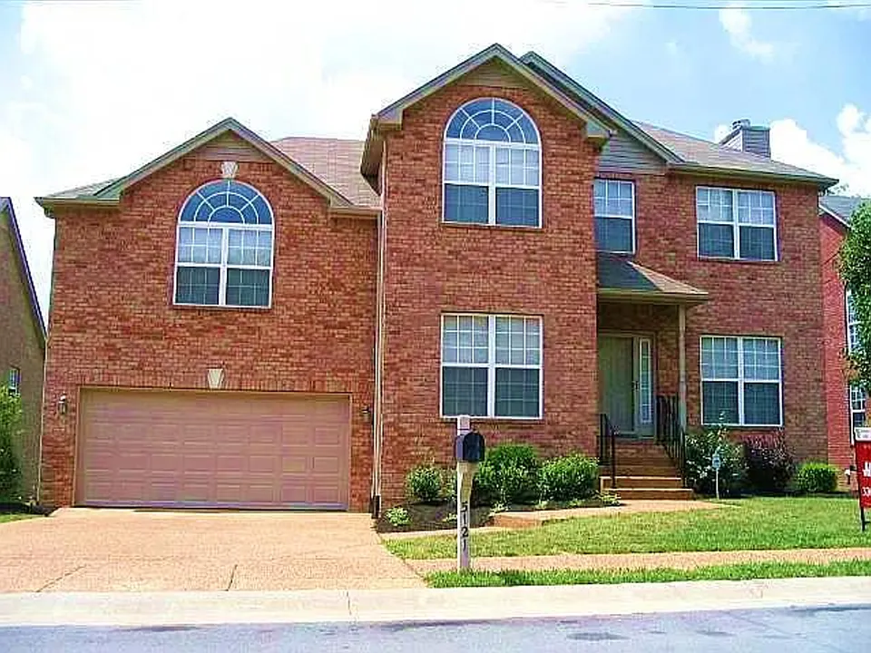 5121 Morningwood Ln