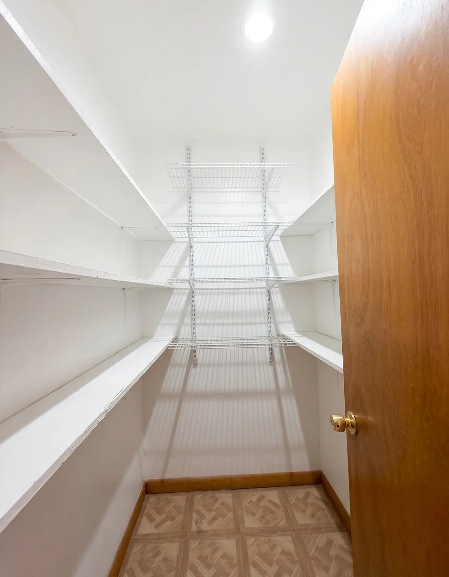 3 bed, $2,800 — Photo 3