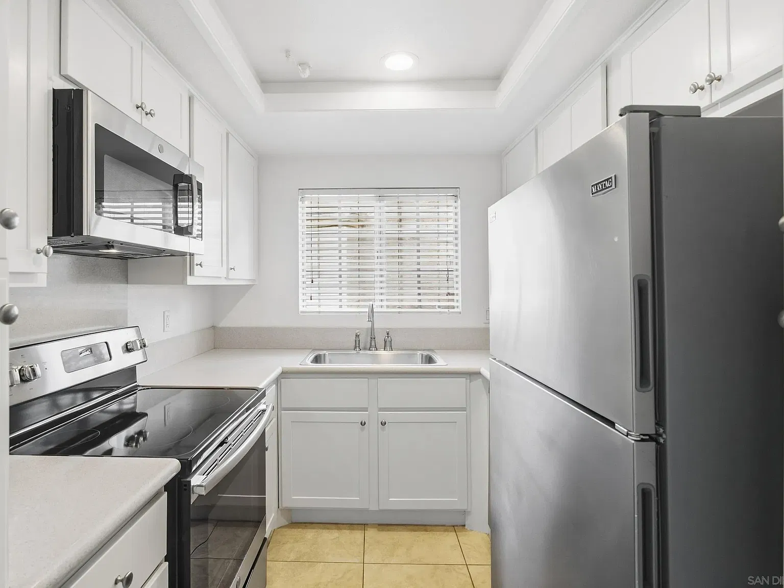2 bed, 2.5 bath, 937 sqft, $3,000 — Photo 3