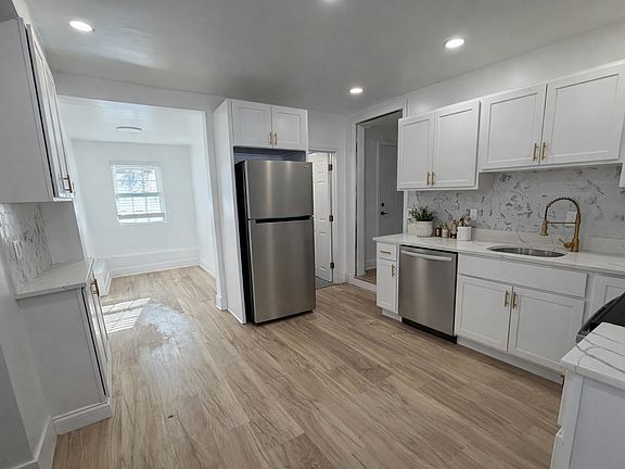 2nd image of 408 Front St