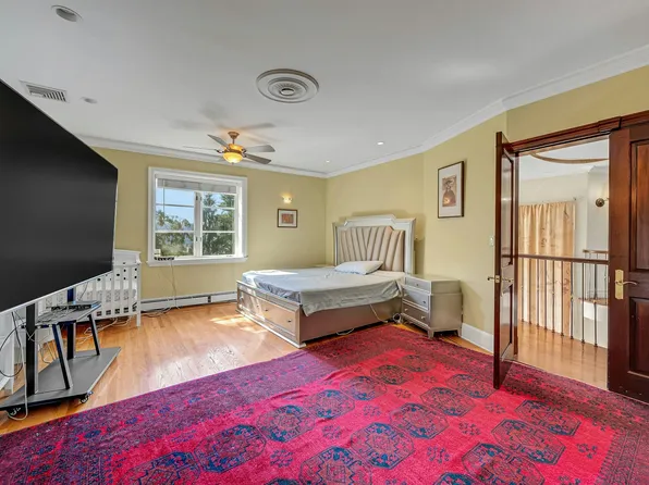 5440 Independence Avenue image 19 of 36