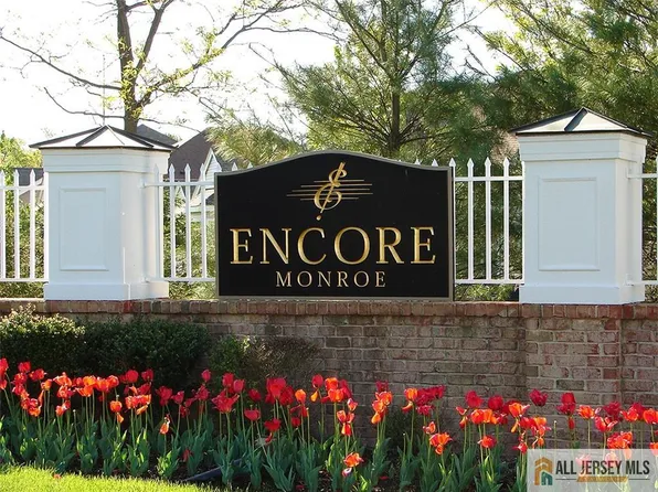 209 Blackberry Way, Monroe Township, NJ 08831