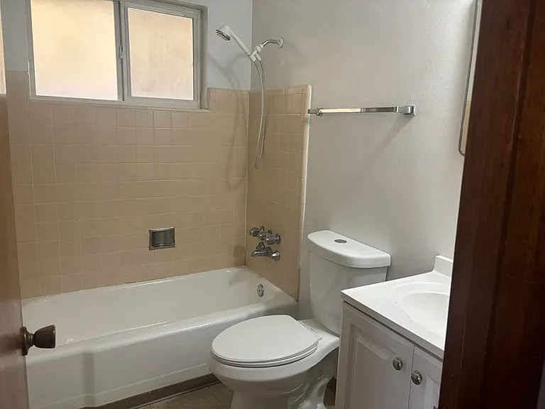 2618 E Turney Ave #4 — Photo 10