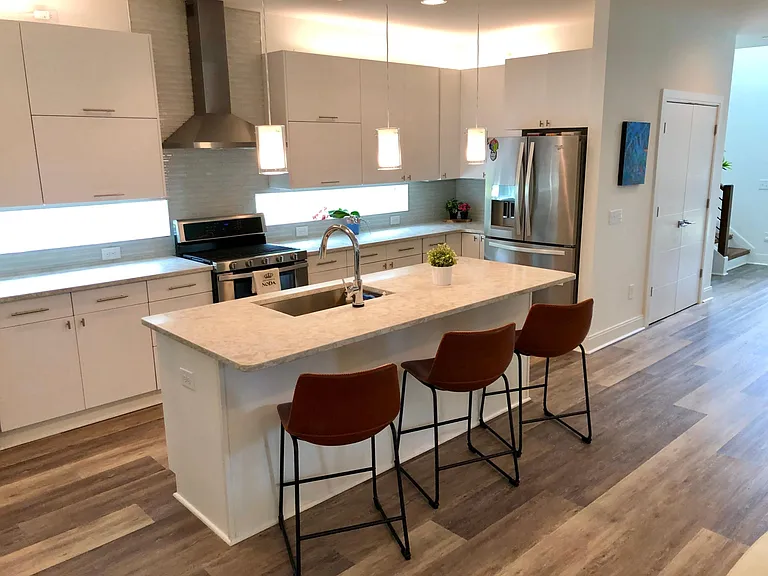 3516 Benard Ave — Photo 3
