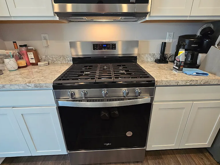 3806 Bissel Dr — Photo 9