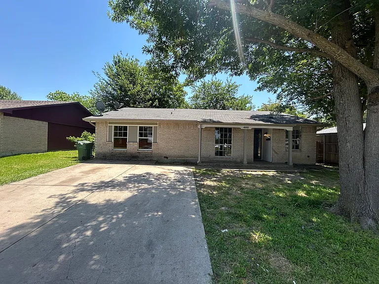 402 Nickens Rd — Photo 1