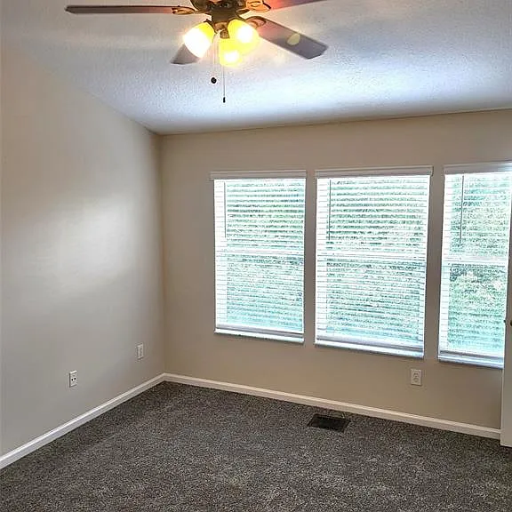 902 Vineland Pl — Photo 11