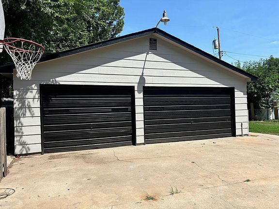 2nd image of 3308 S Saint Paul Ave