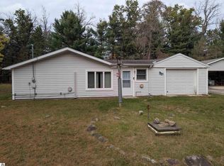 2141 Geraldine St, Prescott, MI 48756