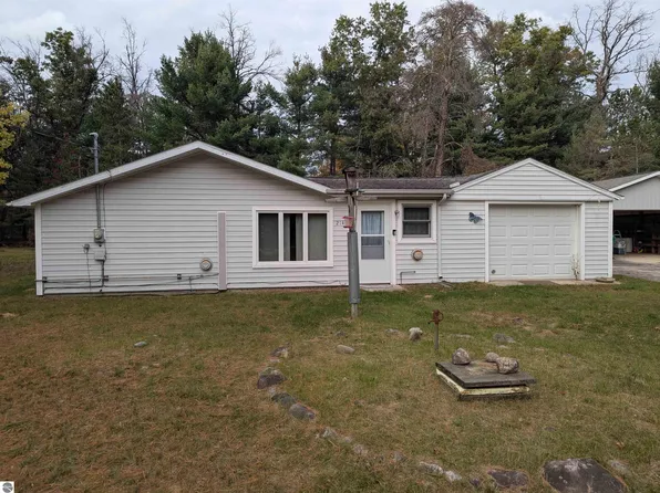 2141 Geraldine St, Prescott, MI 48756