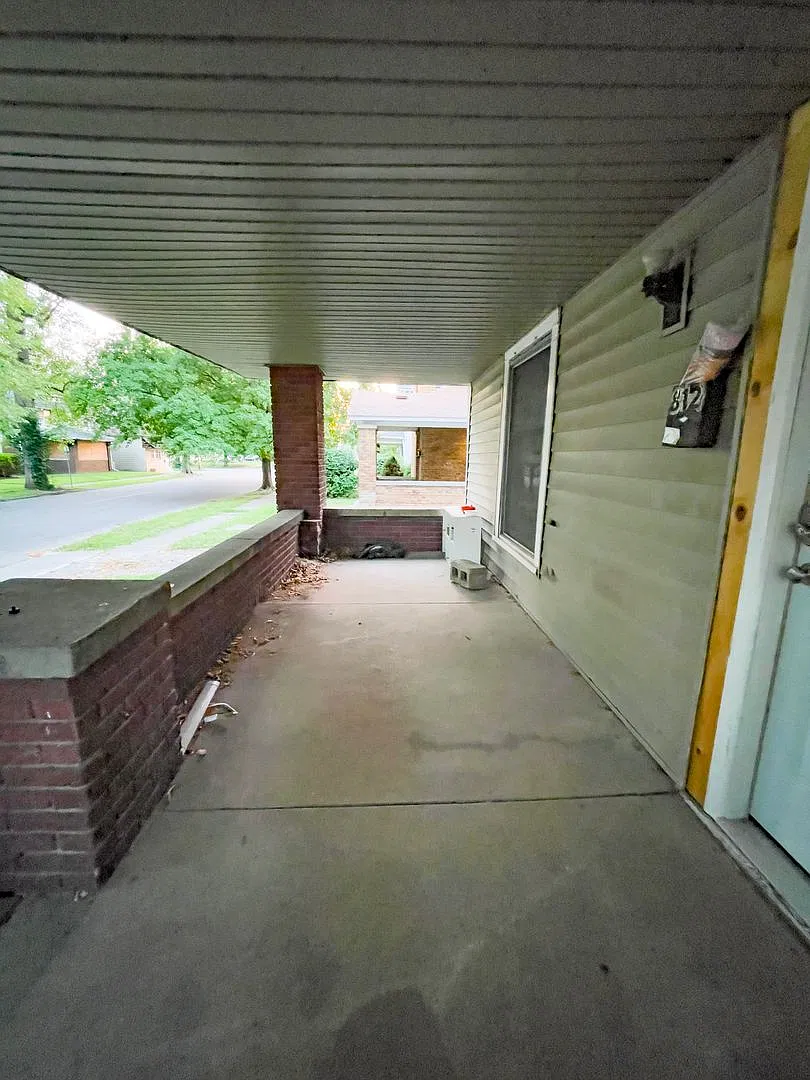810 & 812 W Ashland Ave — Photo 2