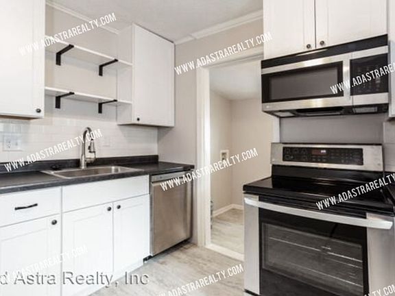 5th image of 821 N Crysler Ave