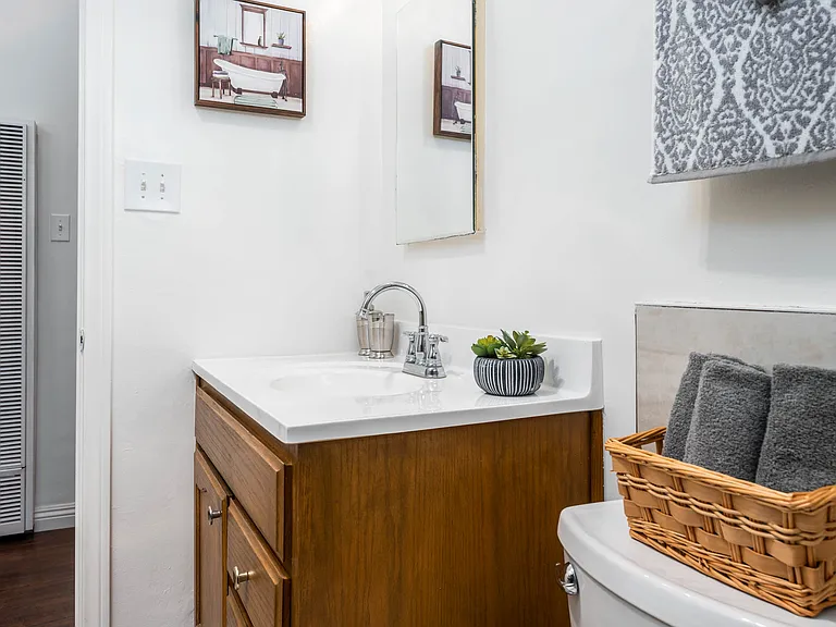 545 E 97th St #5 — Photo 12