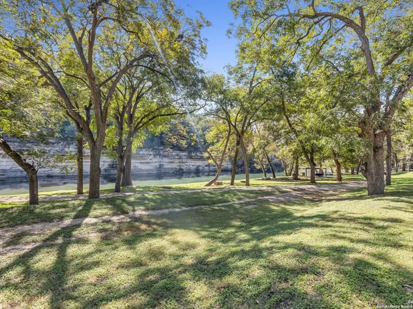 540 River Run #214, New Braunfels, TX 78132