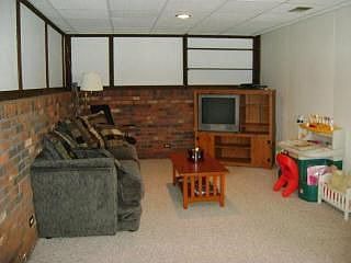 Family Room w/ built in bar!