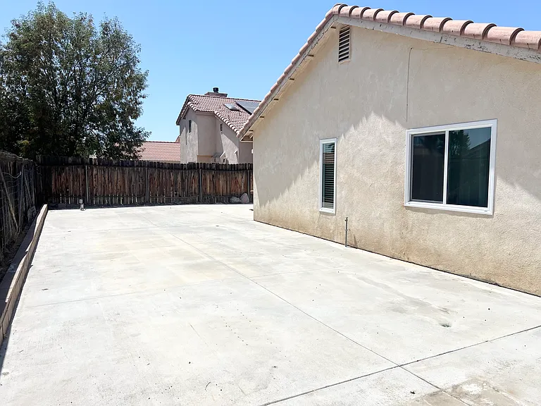 1084 E Evans St — Photo 26