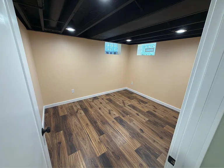 1806 Sybil Ct — Photo 9