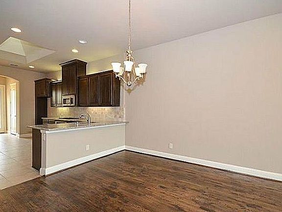 4th image of 10545 Chaucer Hill Ln