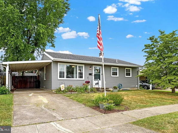 14 Berkley Dr, Middletown, PA 17057