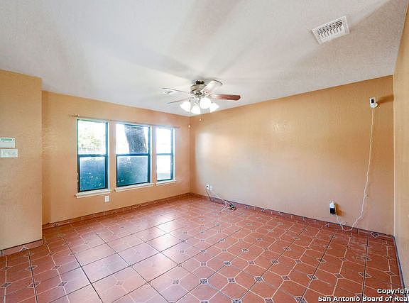 4th image of 406 Empresario Dr