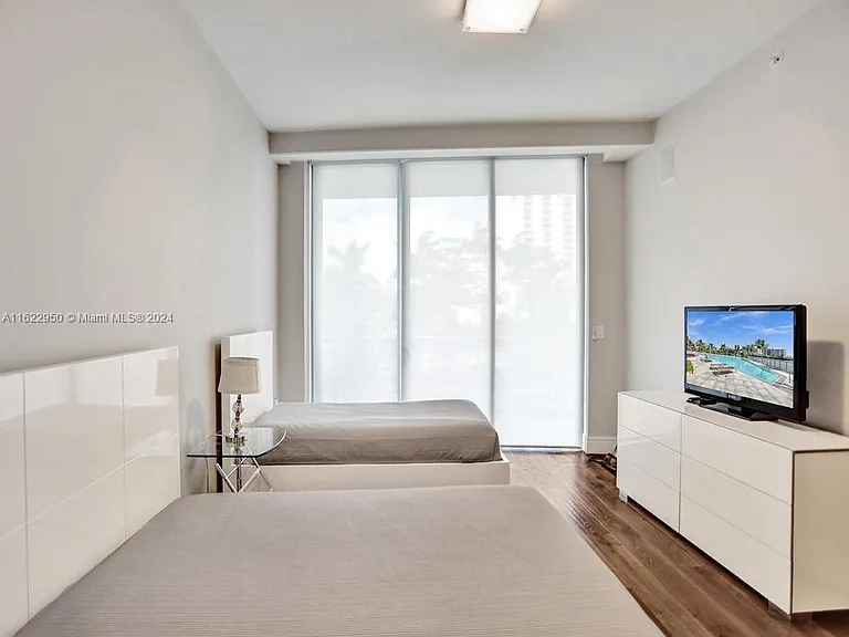 3250 NE 188th St #207 — Photo 77