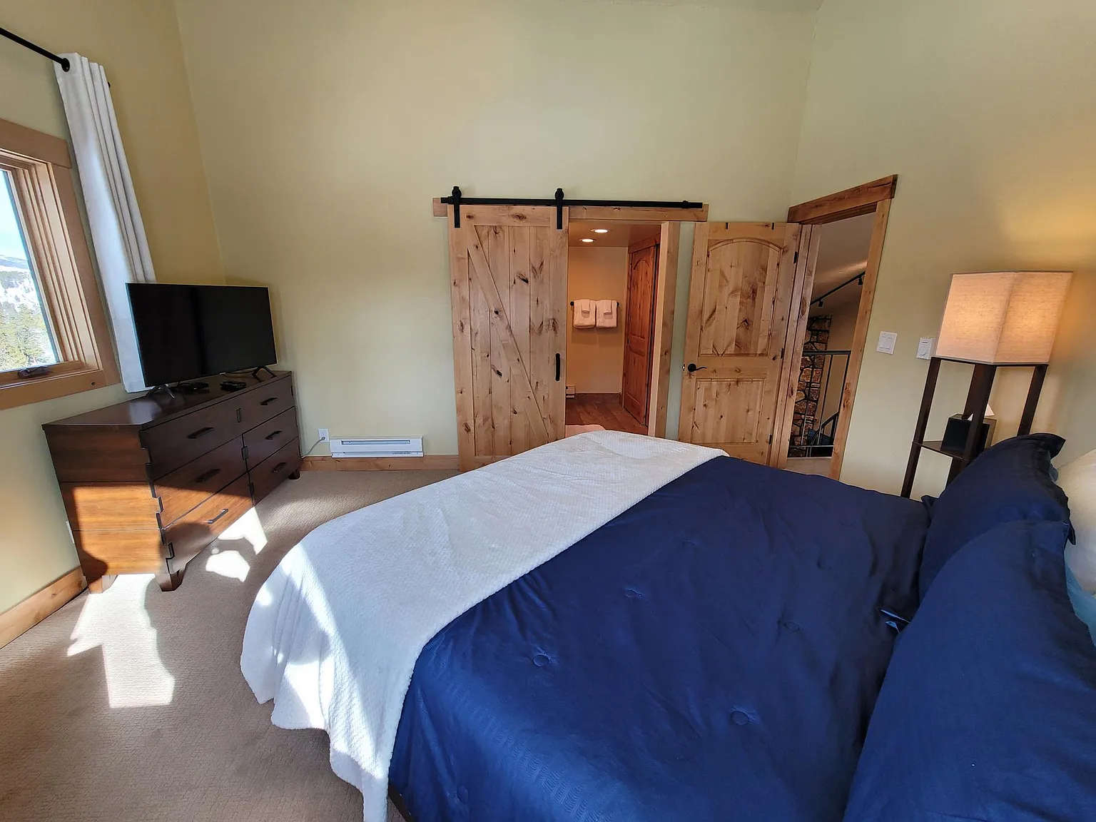 3 bed, 1500 sqft, $6,200 — Photo 2