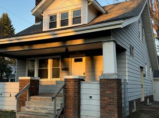 2602 16th St, Moline, IL 61265