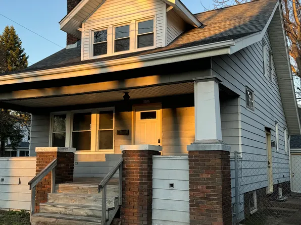 2602 16th St, Moline, IL 61265