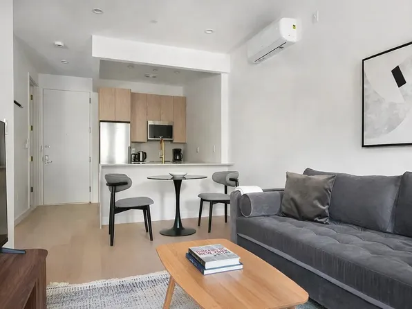 285 Kingsland Avenue image 1 of 6