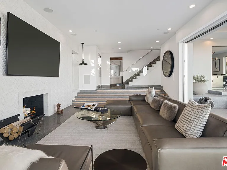 1500 Viewsite Ter — Photo 9