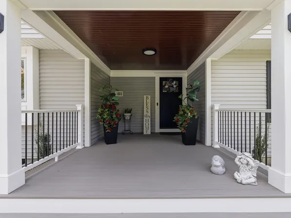 61 Montgomery St, Lakeville, MA 02347