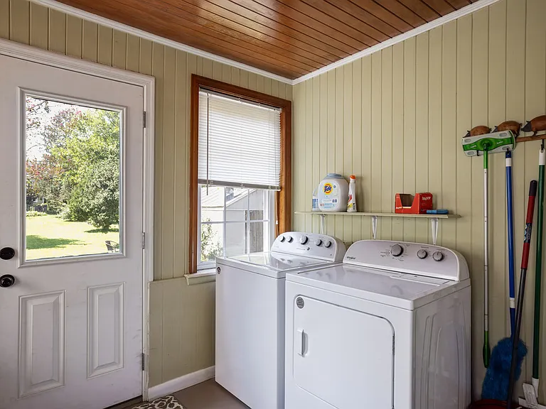 1322 Chesapeake St — Photo 10