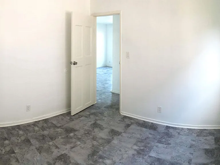 1546 S Gramercy Pl #6 — Photo 2