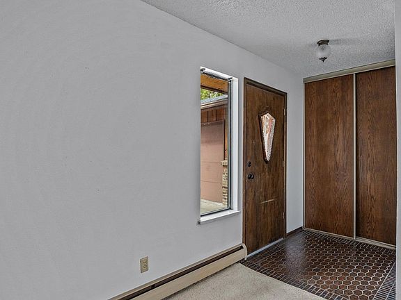 4th image of 4010 Applewood St