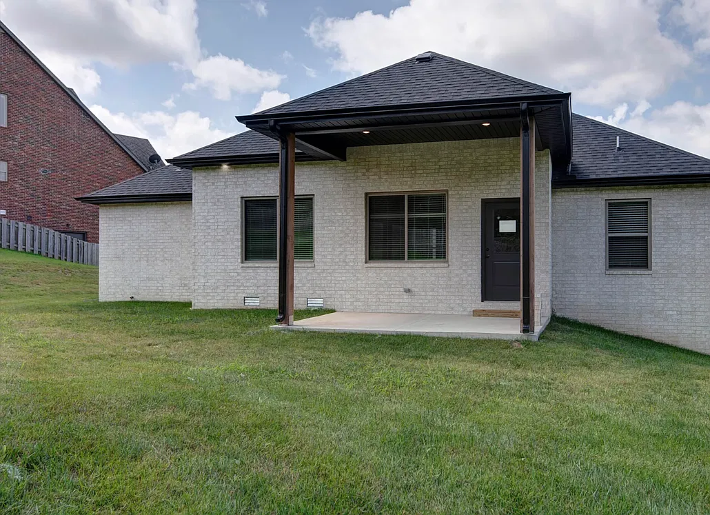 3 bed, 1586 sqft, $2,400 — Photo 4