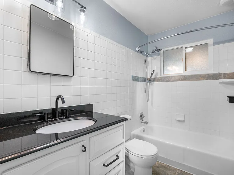 1060 Uvalda St — Photo 14