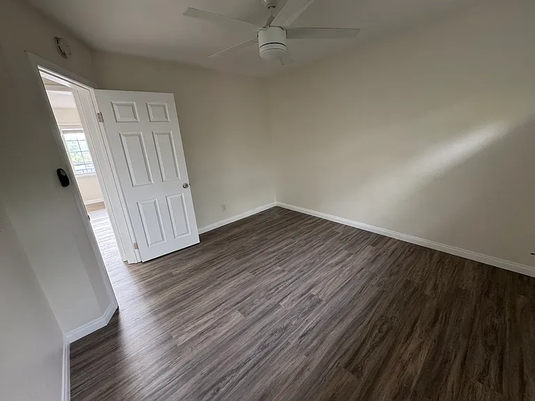 8465 La Mesa Blvd #6 — Photo 3