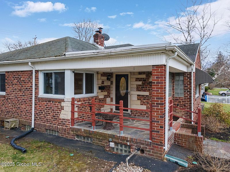 4th image of 39 Kakely Street
