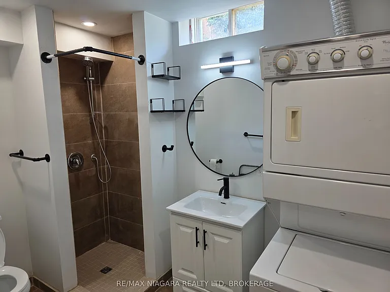 8383 Heikoop Cres #LOWER LEVEL — Photo 8