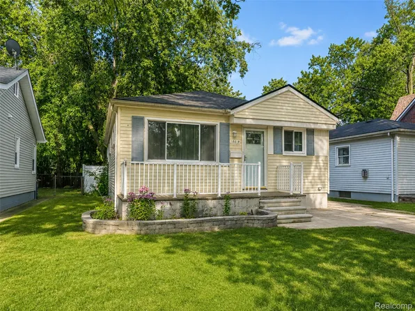 18619 Centralia, Redford, MI 48240