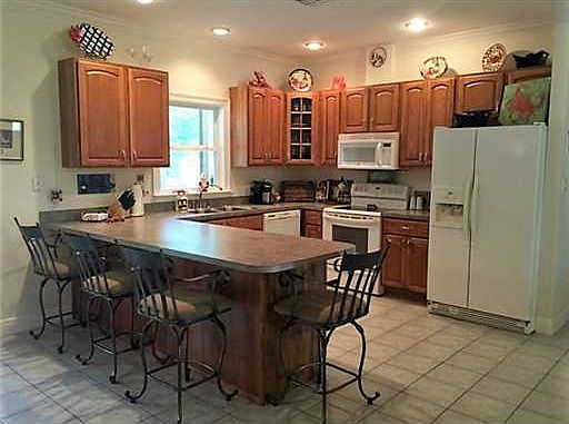 3rd image of 516 Garden Ln