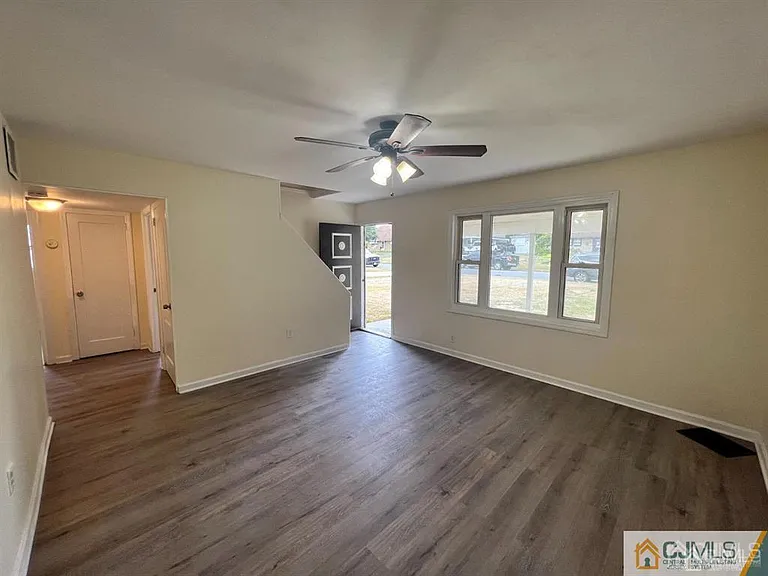 1008 Terrace Blvd — Photo 5