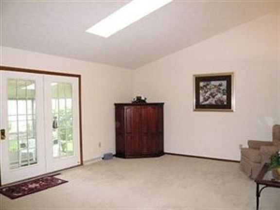 2nd image of 206 Sturbridge Dr