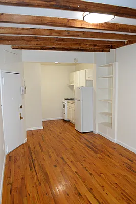 Rented by OvCo Realty | media 28