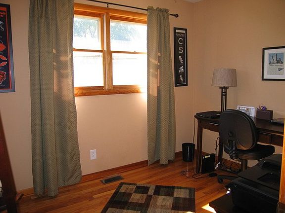 4th image of 301 Pfitzer Dr
