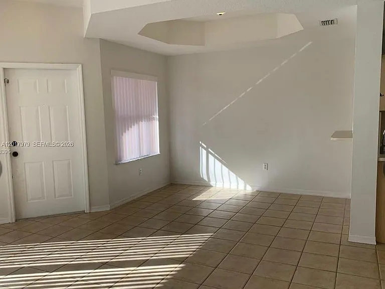 772 SW 106th Ave #1910 — Photo 4