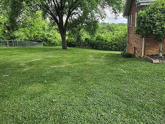 4th image of 619 E Barton Ridge Rd