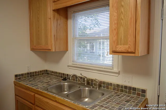 1812 Mardell St — Photo 4