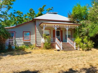 892 Mathis Hill Rd, Yoncalla, OR 97499